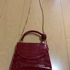 赤　バッグの画像