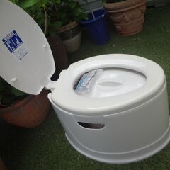 ポータブルトイレ　アロン化成　未使用・自宅保管品　の画像