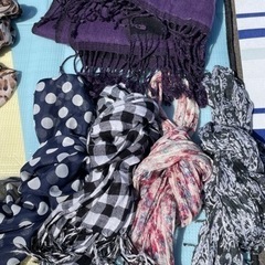 ストール各種1つ300円の画像