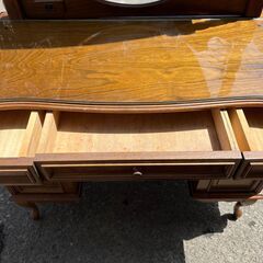 リサイクルショップどりーむ天保山店　No7640　鏡台　ドレッサー　化粧台　ガラス天板付き　コンセント付き　の画像