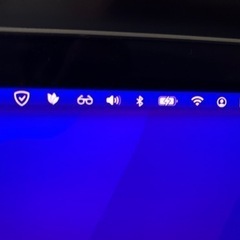 MacBook Pro 2016 15インチ　液晶上半身部　ジャンクの画像