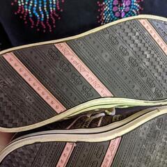 ハイカットスニーカー　23.5の画像