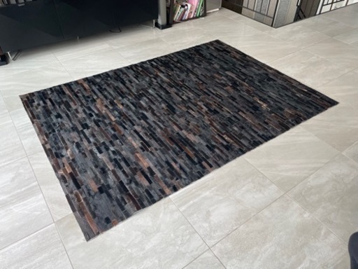 スタイリッシュ牛革ラグ　160 230  世田谷区引き取り限定