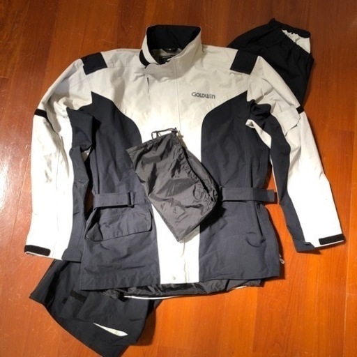 【美品】ゴールドウィン　エントラントレインスーツ　GOLDWIN