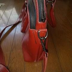 しっかりした革製ショルダーの画像