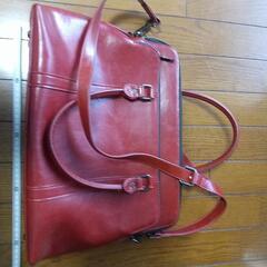 しっかりした革製ショルダー