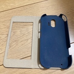docomo らくらくスマートフォンme F-03K 中古ケースの画像