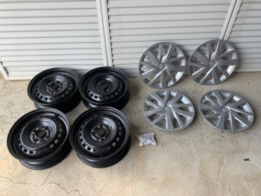 値下げ　新型の前Ｎ-BOX G 新車装着タイヤのホイール4本セットです。