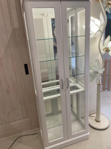 【決まりました】ショーケース　ホワイト