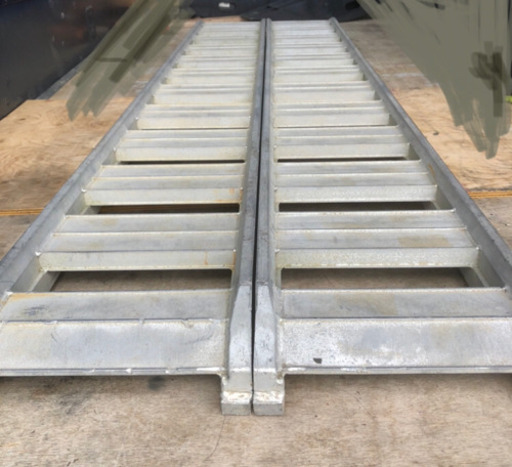 売れました。270センチ1トン荷重2本セット