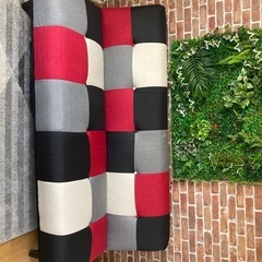 週末まで限定価格　３人掛け　ソファベッド　パッチワーク柄の画像