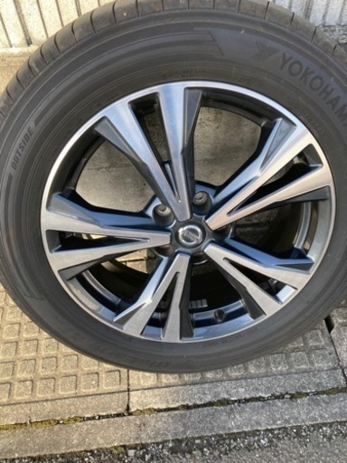 エスクトレイル用 R18ホイールとタイヤ4本セット　225/60/R18 H100