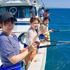 【沖縄の壮大な青い海を操船！】【フィッシングツアー船長（特定操縦免許）☆】の画像