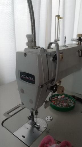 (交渉中)工業用ミシン1台とロックミシン1台 TOYOTA製 格安