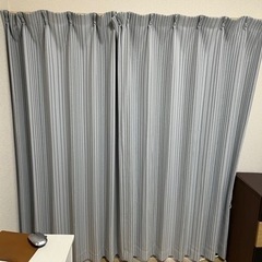 ニトリ　遮光・遮熱カーテン、ミラーカーテン4枚セットの画像