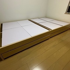 セミダブルベッドフレームの画像