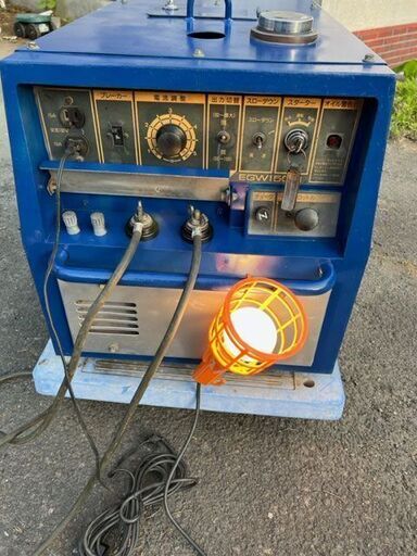 値下げ 新ダイワ エンジン溶接機／発電機 EGW150Mセル付き 即使用可能。