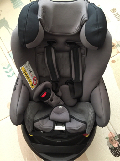 アプリカ チャイルドシート