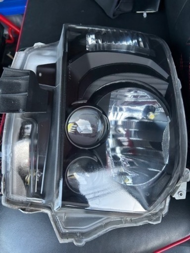 ハイエースバレンティヘッドライト左右セット