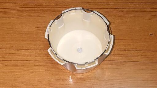 ☆希少・新品　６穴ホイール用センターキャップ１個☆