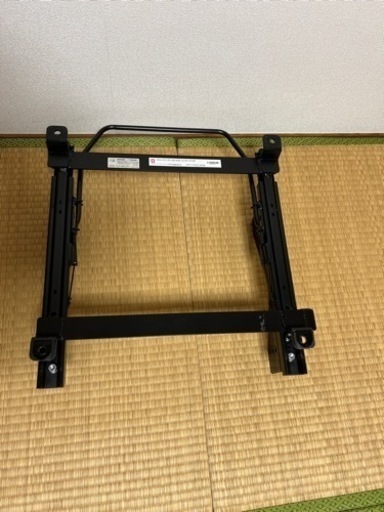 シートレール　スイフト