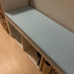 IKEAのKALLAXをベンチにするスタイロフォームの画像