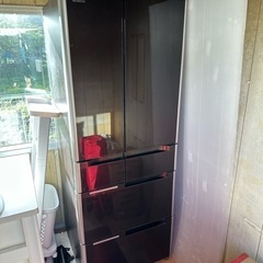 大型冷蔵庫です。６ドア