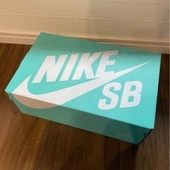 ナイキ SB スニーカーの画像
