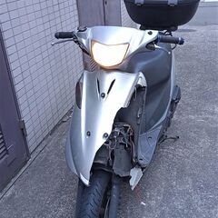 ヤマハ シグナス125 ＆ スズキ アドレスV125 スクーター２台【バイク】【車体】の画像