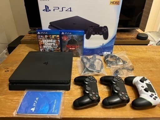 PS4 黒 本体 箱あり コントローラー3つ ソフト3本