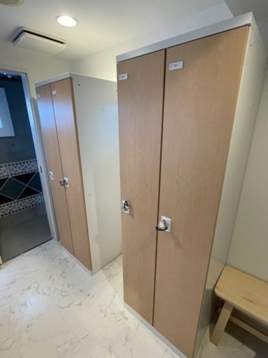 【美品】木目調ロッカー シリンダー錠 ナチュラル