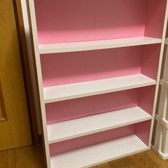 かわいいピンクの本棚の画像