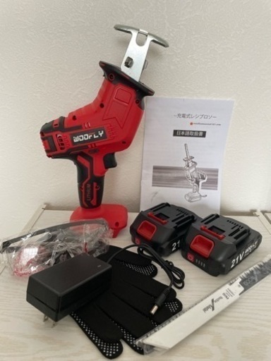 ラスト1点❣️電動ノコギリ　充電式　21V1500mAhバッテリー2個搭載　軽量未使用美品