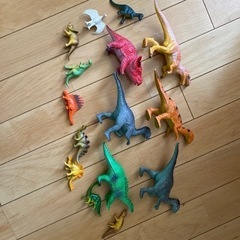 恐竜のフィギュア