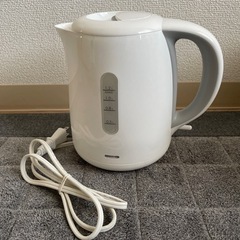 ニトリ  電気ケトル白色