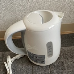 ニトリ  電気ケトル白色の画像