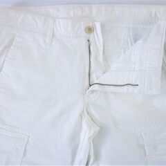 【No.41】UNIQLO レギュラーフィットカーゴパンツ 白 W82cm 股下84cmの画像