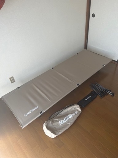 お話中です。　コット　キャンプベット　ネイチャーハイク