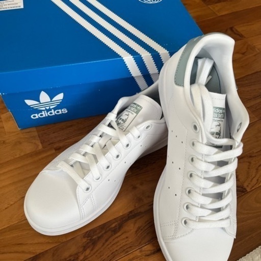 adidasスニーカー