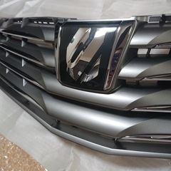 【ほぼ新品】20系アルファード 純正フロントグリルの画像