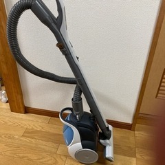 三菱紙パック式掃除機の画像