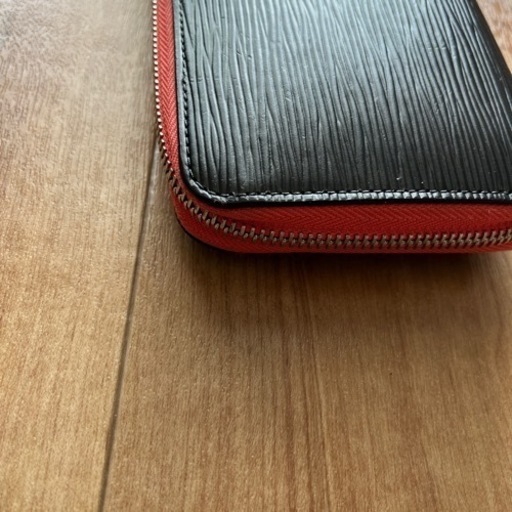 値下げしました❗️　ルイヴィトン　エピ　ジッピーウォレット長財布　ブラック×コライユ
