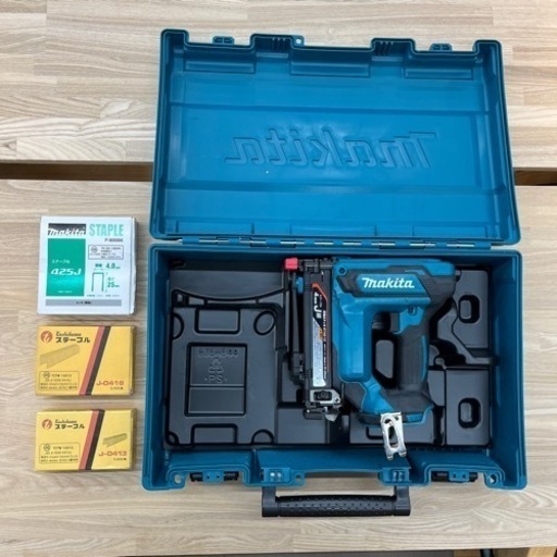 マキタ　充電式タッカ　ST421DZK 美品