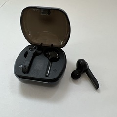 イヤホン 新品未使用品 訳あり品 黒 ペアリング Bluetoothの画像