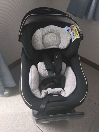 チャイルドシートcombi　回転式　新生児〜４歳くらい