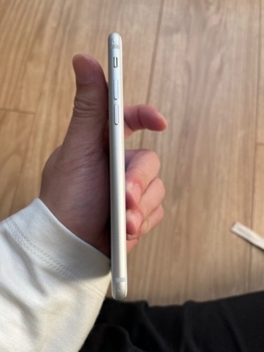 iPhone 8 silver 64GB simフリー 海外版