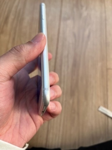 iPhone 8 silver 64GB simフリー 海外版