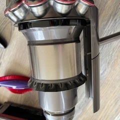 取引中。ダイソン掃除機　Dyson Cyclone V10 Fluffy スタンド付きの画像