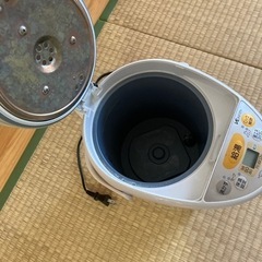 電気ポットの画像
