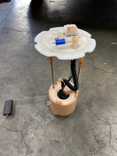 26キャラバン燃料ポンプASSY